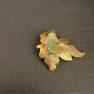 Beautiful good condition vintage green stone could be Jade?